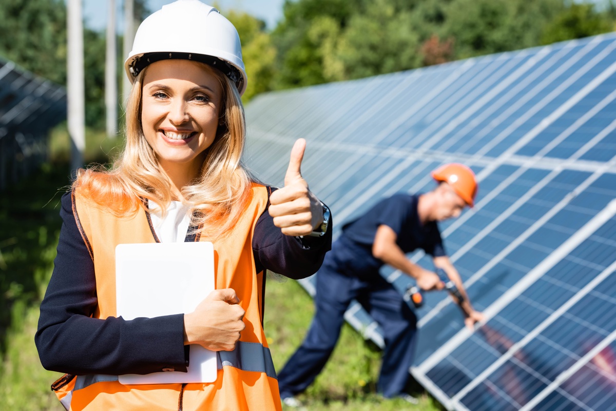 Pochopení rozdílu mezi solárními a fotovoltaickými systémy