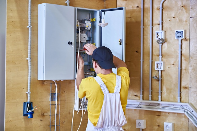elektroinstalace a solární systémy